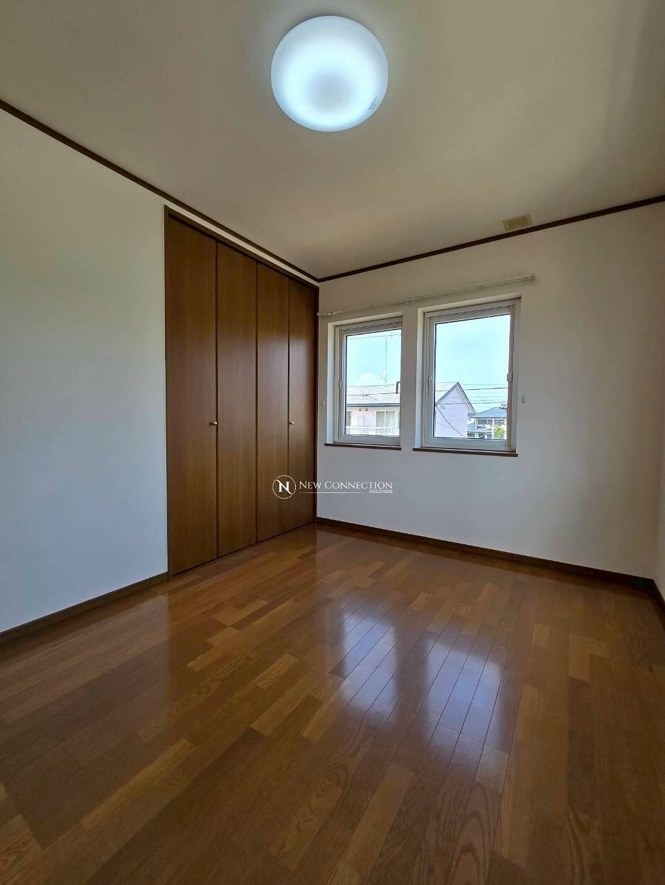 群馬県伊勢崎市、5LDK+広々とした土地付き一戸建て