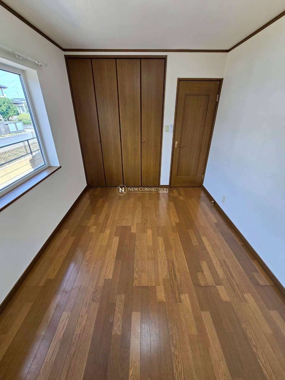 群馬県伊勢崎市、5LDK+広々とした土地付き一戸建て